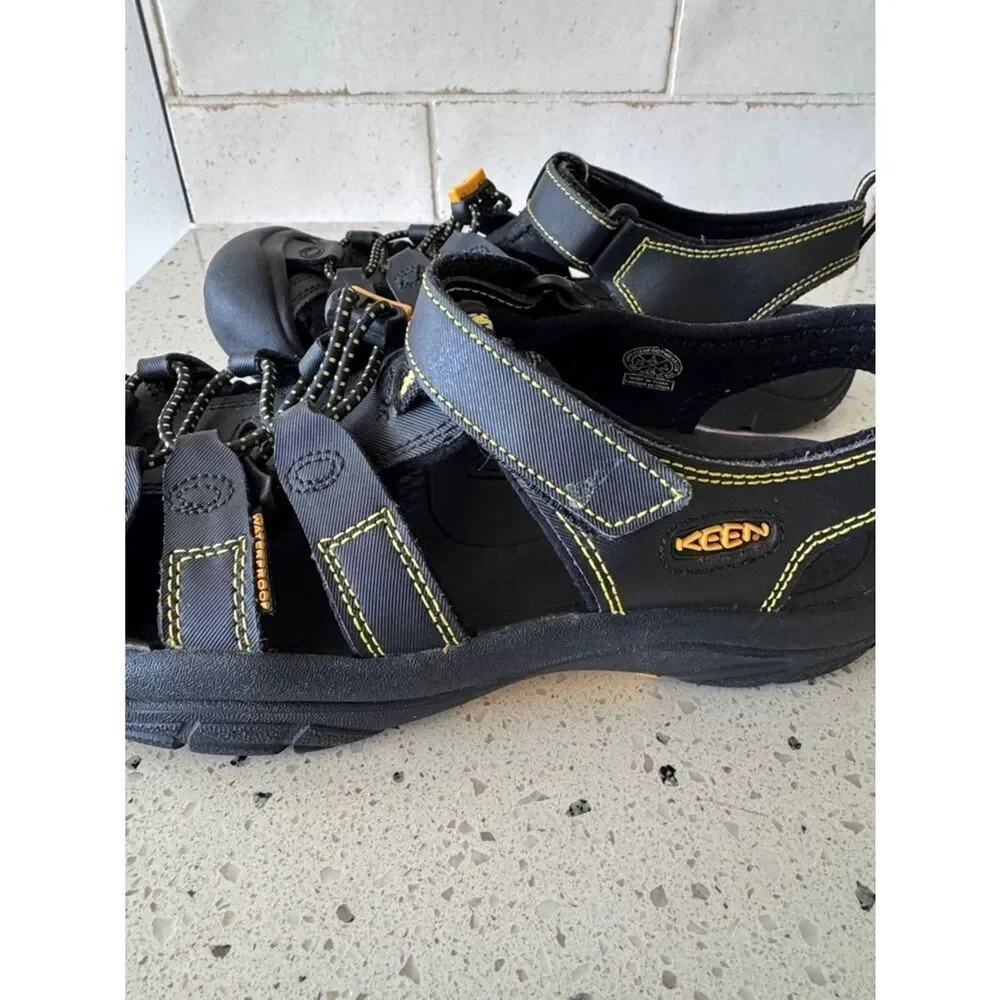Keen Men’s Black Sandals Yellow Accents Waterproof Casual Sandals outdoor Size 6